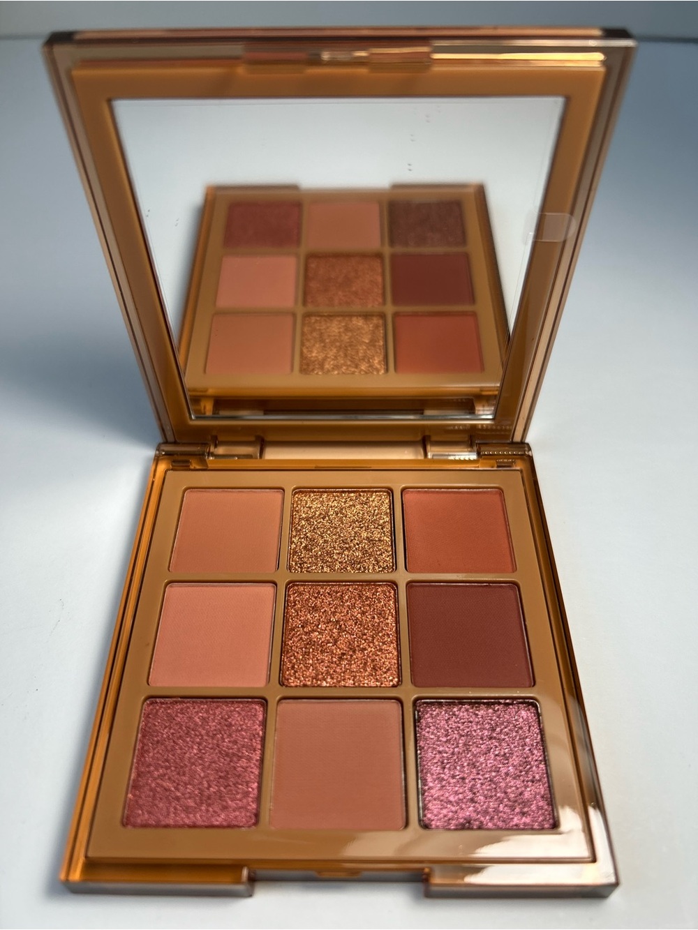 NWT🌷HUDA BEAUTY Medium Nude Obsessions Eyeshadow Palette